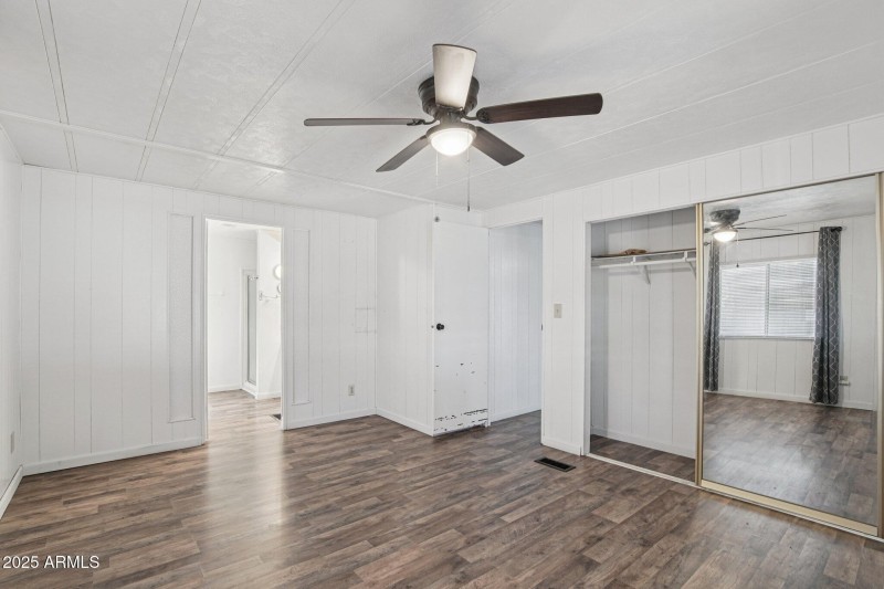 11-web-or-mls-E Broadway Rd-S0412-011