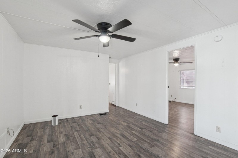 13-web-or-mls-E Broadway Rd-S0412-013