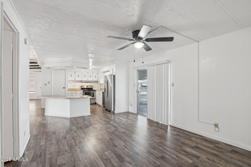 14-web-or-mls-E Broadway Rd-S0412-014