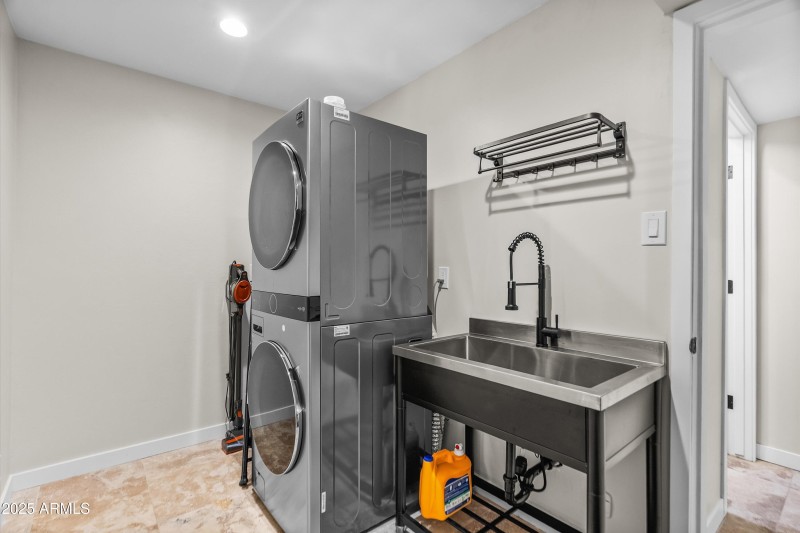 25-20251203-DSC00597