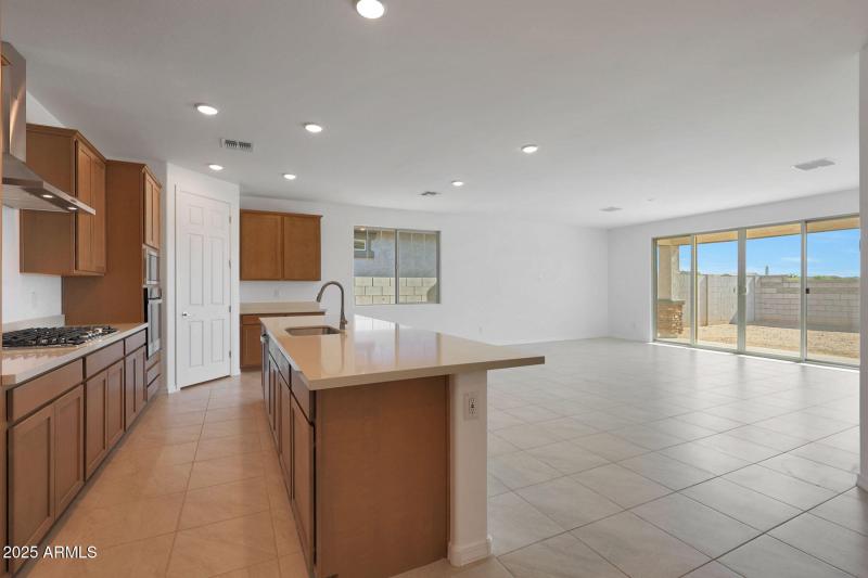 PHX_Empire_Lot 9069_Brandy_23009_kitchen