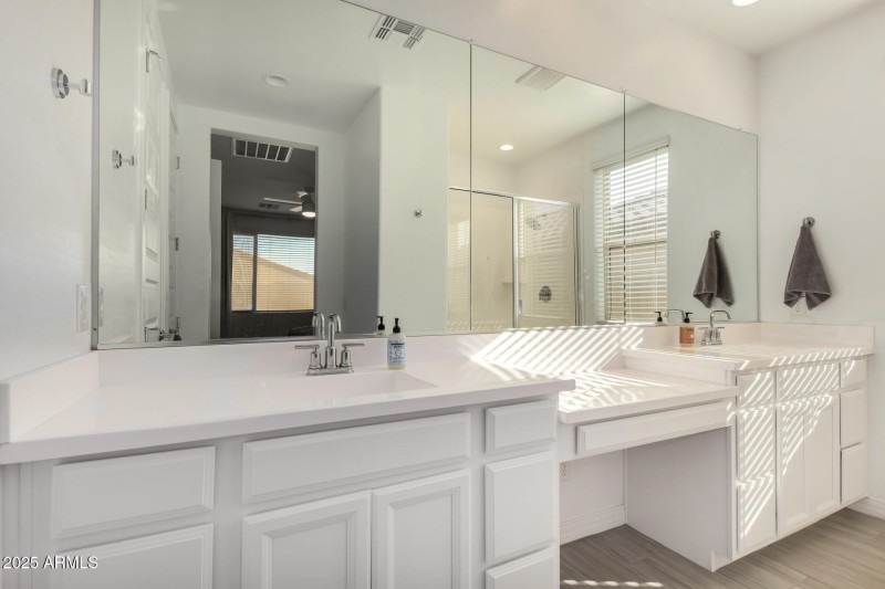 24 - Prospector Point