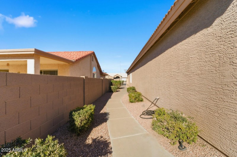 10545 E Halley Dr, Sun Lakes-54