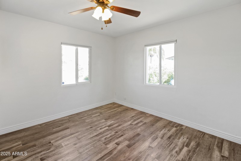 1729 W FAIRMOUNT Avenue