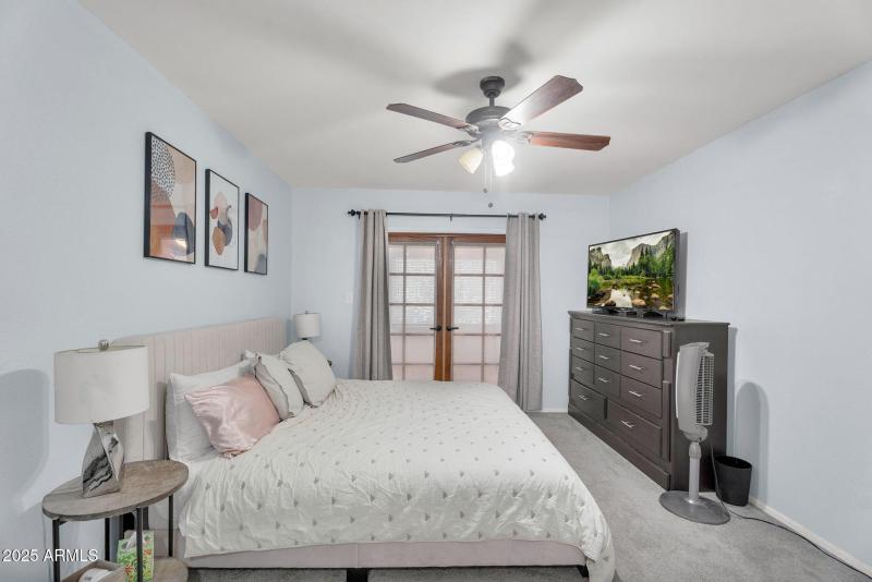 22-web-or-mls-8944 E Friess Dr -23