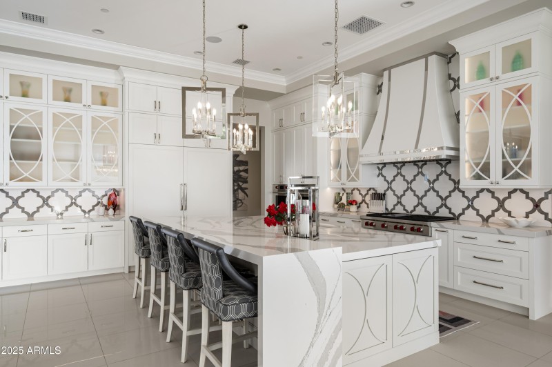 Breakfast Island w/waterfall edge