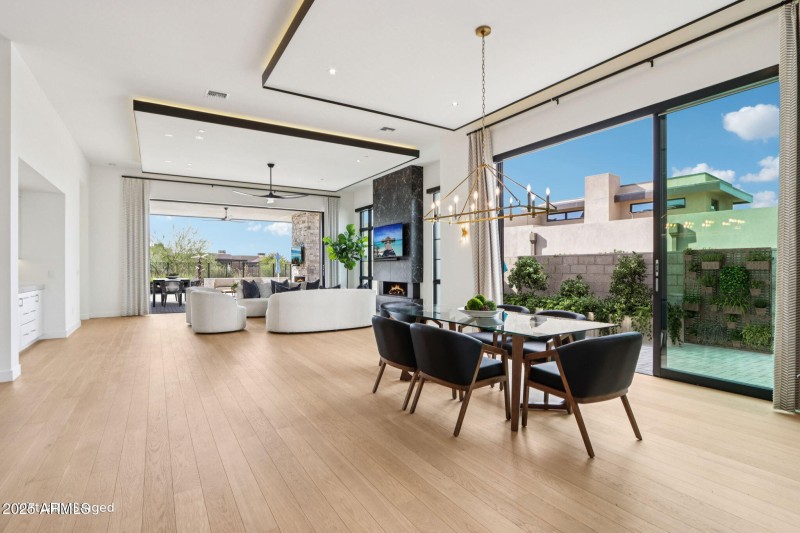 19-web-or-mls-N Cave Creek Rd 1037-S0412