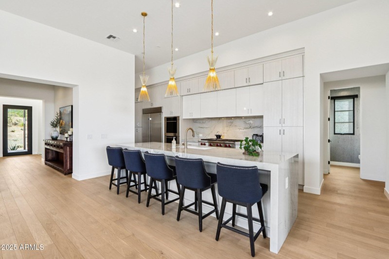 21-web-or-mls-N Cave Creek Rd 1037-S0412