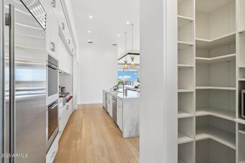 27-web-or-mls-N Cave Creek Rd 1037-S0412