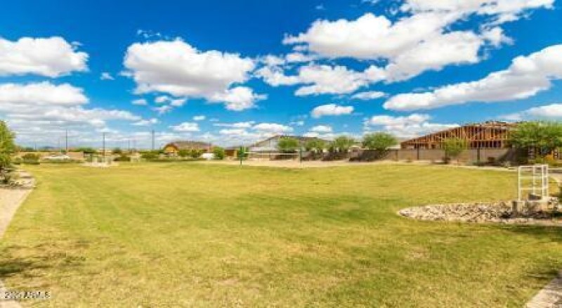 Los Cielos at Rancho Mercado - Community