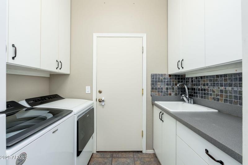 5744 E Hedgehog Pl - 37