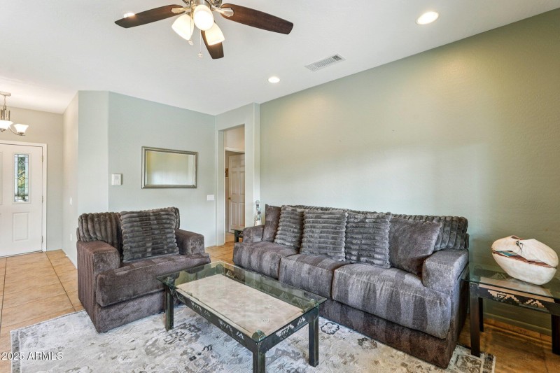 14-web-or-mls-N Wasson Peak Dr-S2411-012