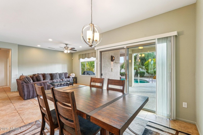 18-web-or-mls-N Wasson Peak Dr-S2411-016