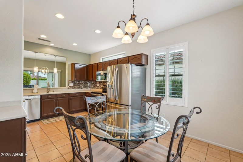 20-web-or-mls-N Wasson Peak Dr-S2411-018