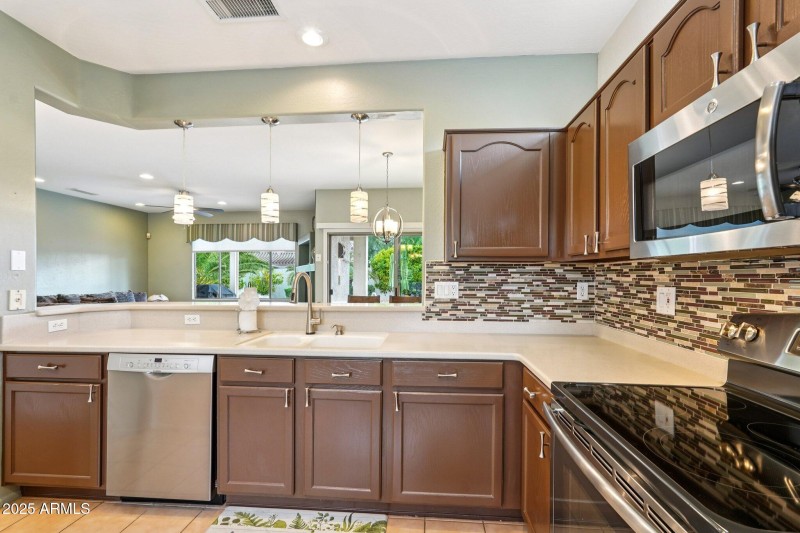 21-web-or-mls-N Wasson Peak Dr-S2411-019