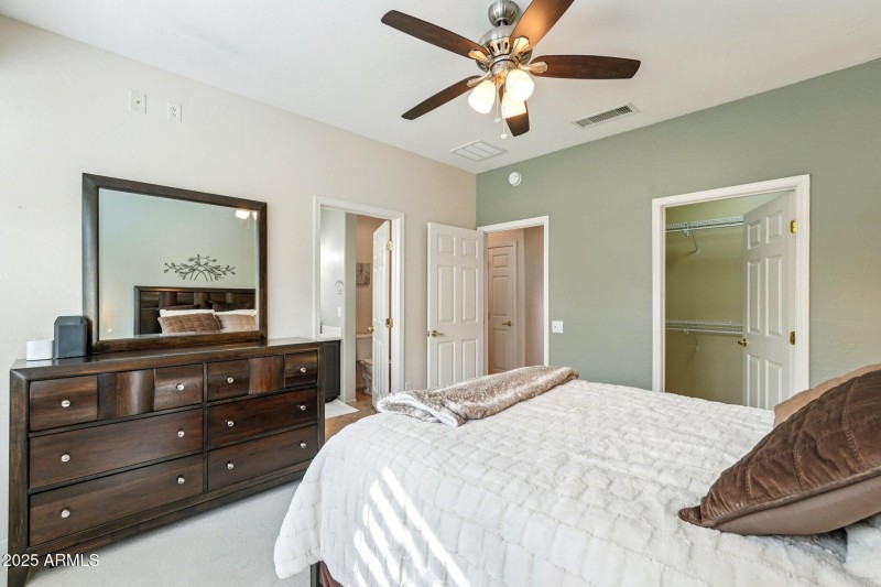 28-web-or-mls-N Wasson Peak Dr-S2411-026