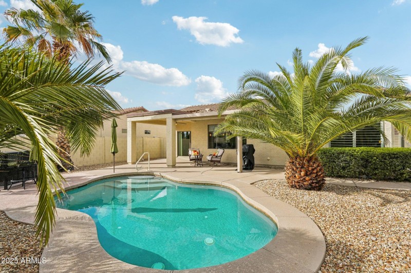 39-web-or-mls-N Wasson Peak Dr-S2411-037