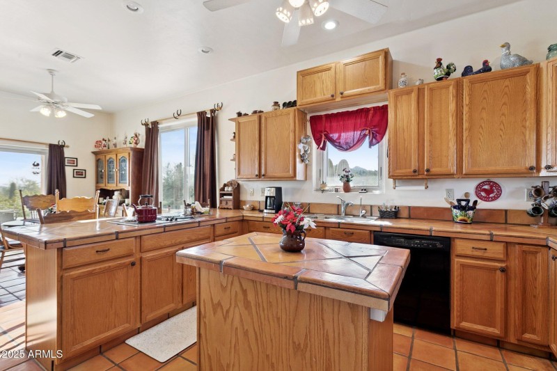 16-web-or-mls-2401-s-coyote-trail