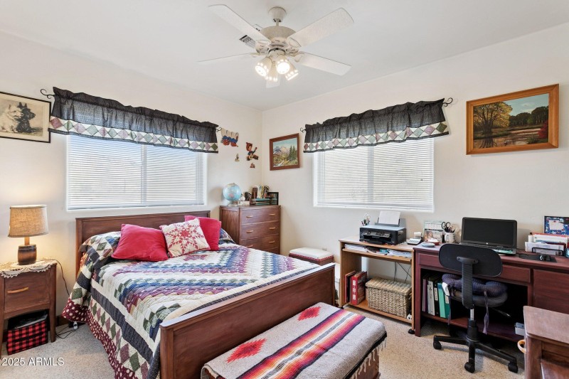 25-web-or-mls-2401-s-coyote-trail