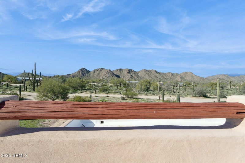 33-web-or-mls-2401-s-coyote-trail