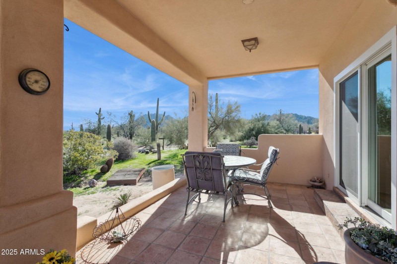 36-web-or-mls-2401-s-coyote-trail