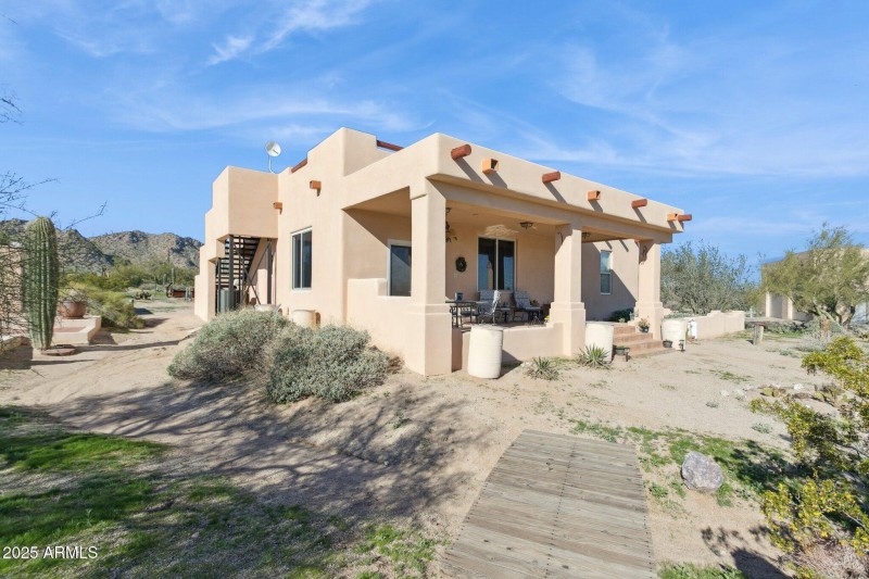 38-web-or-mls-2401-s-coyote-trail