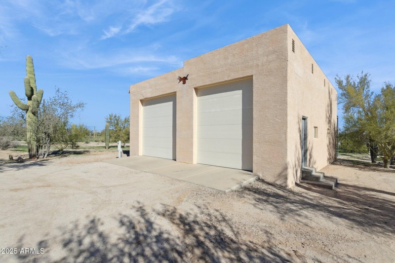 46-web-or-mls-2401-s-coyote-trail