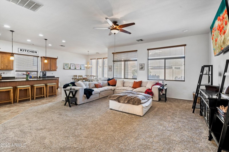 08-Living to Kitchen