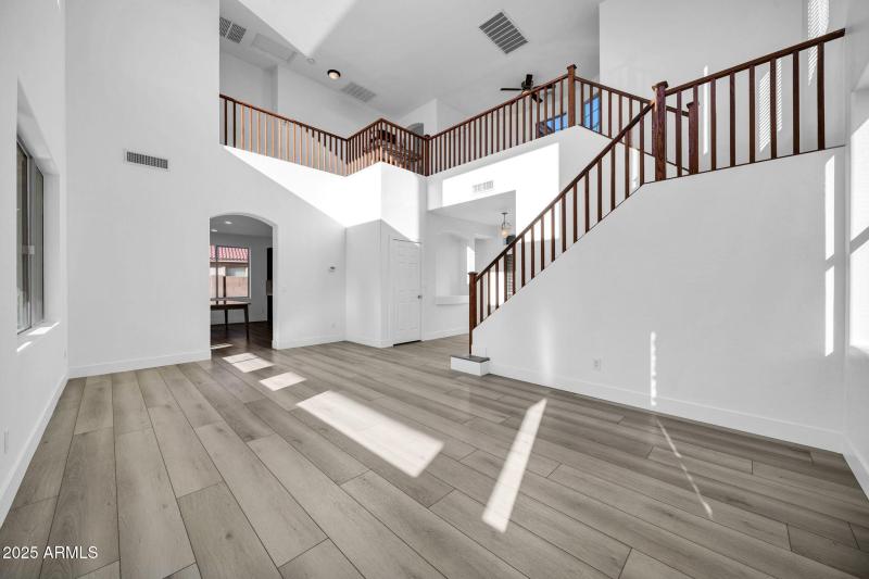 16529 W Saguaro Ln-12