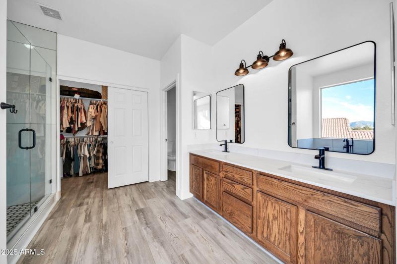 16529 W Saguaro Ln-21