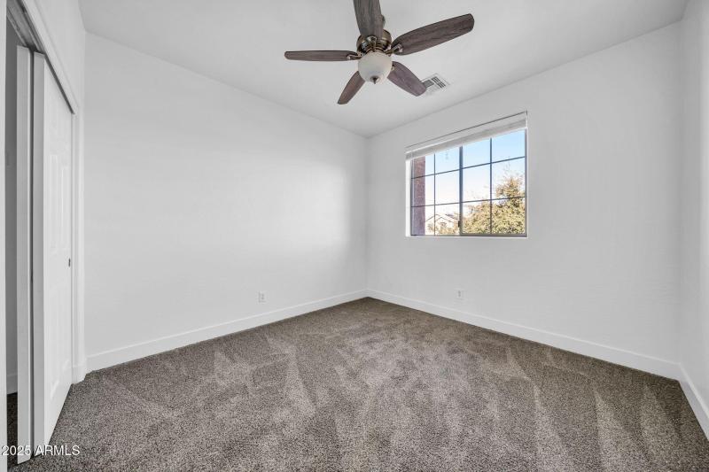 16529 W Saguaro Ln-30