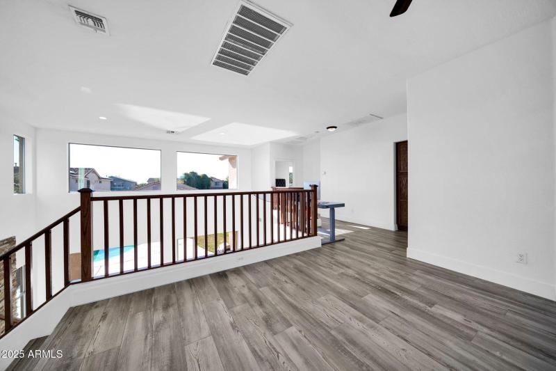 16529 W Saguaro Ln-33