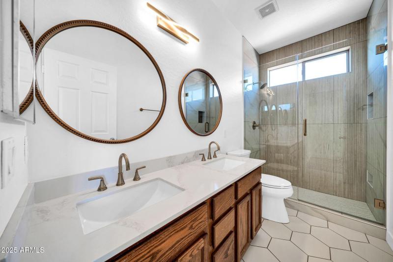 16529 W Saguaro Ln-35