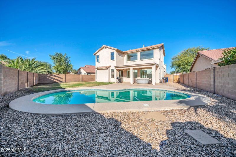 16529 W Saguaro Ln-45