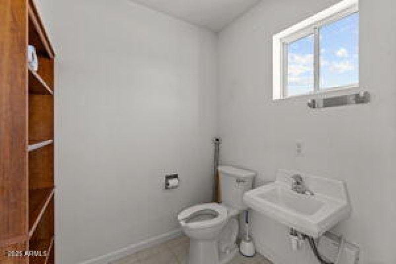 thumbnail-019aef72-5c81-70ca-ab35-f289eb