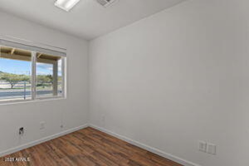 thumbnail-019aef72-5c0b-711c-858a-576e30