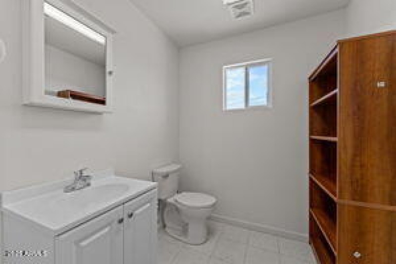 thumbnail-019aef72-5d96-72ff-ab90-89aa1d