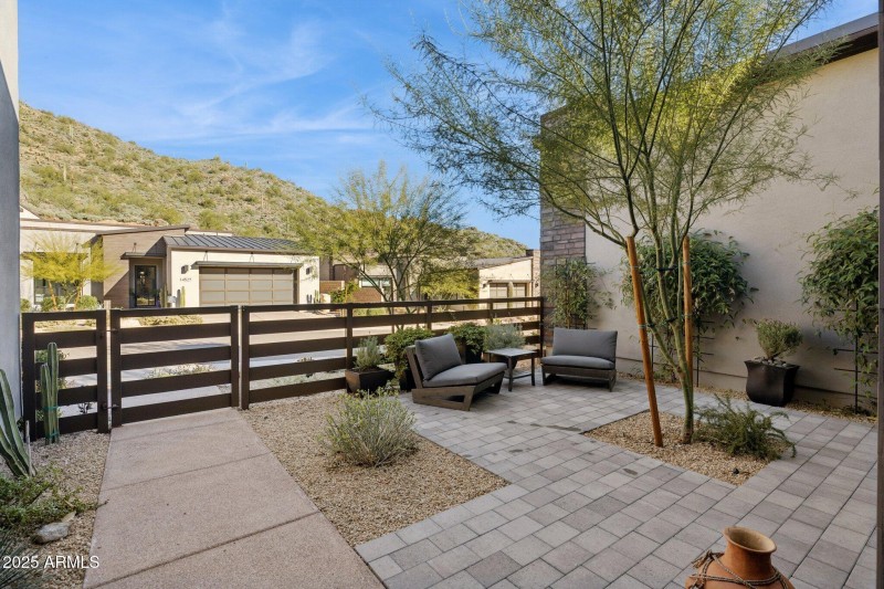 5-web-or-mls-14530-e-adero-canyon-dr