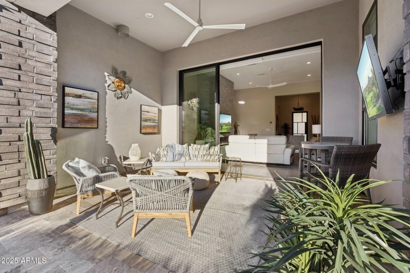 47-web-or-mls-14530-e-adero-canyon-dr