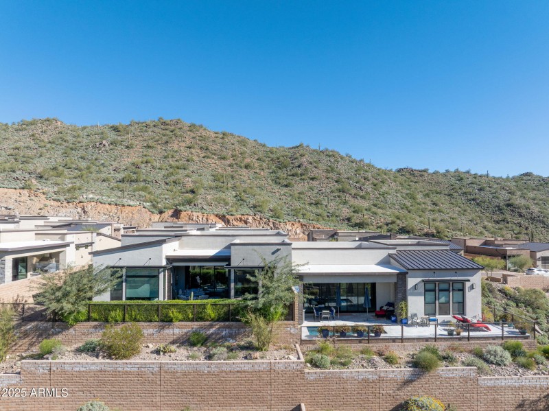 52-web-or-mls-14530-e-adero-canyon-dr