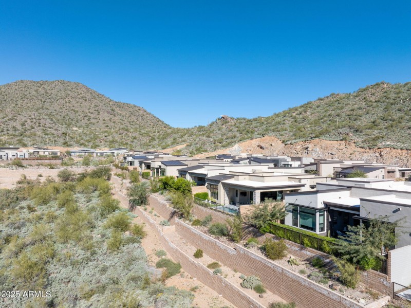 54-web-or-mls-14530-e-adero-canyon-dr