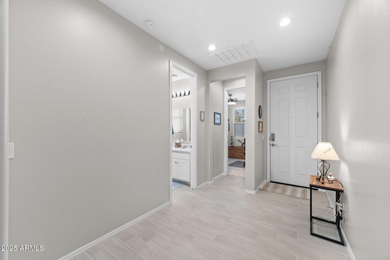 003__2049 E Entoro Dr