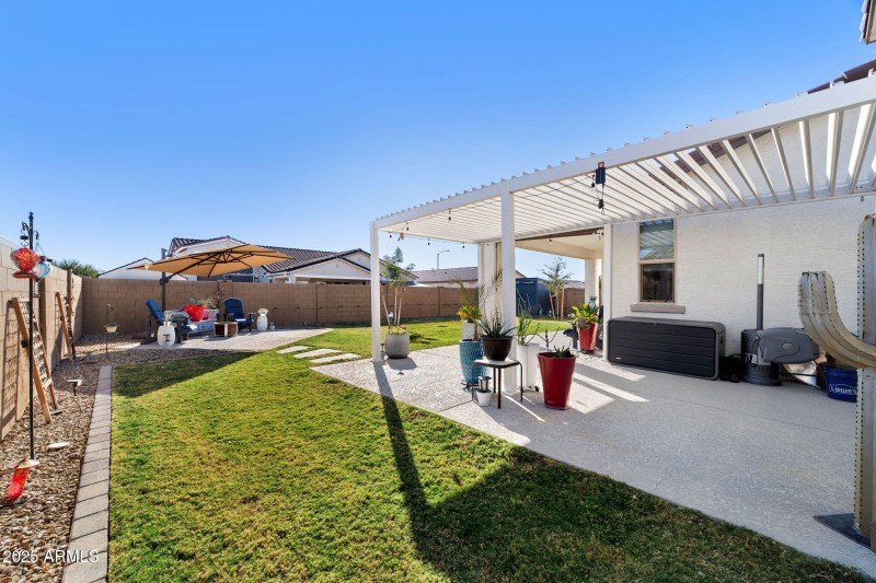 020__2049 E Entoro Dr