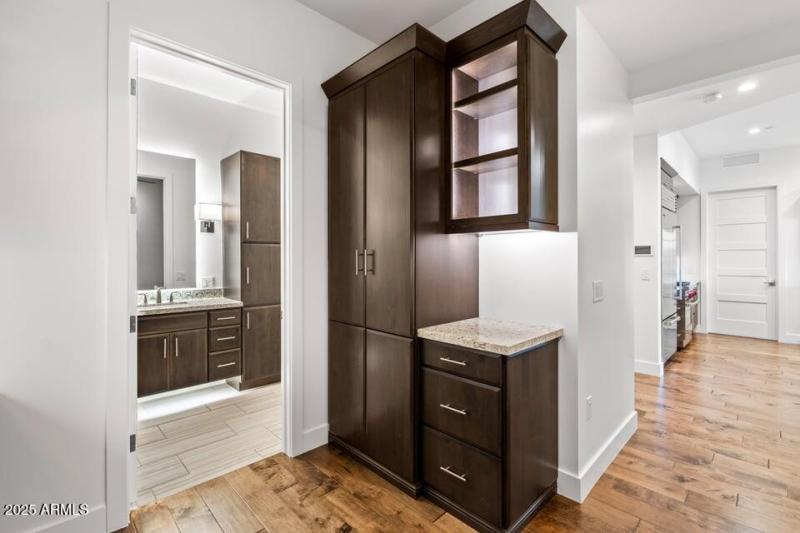 Enclave Unit 2008-11