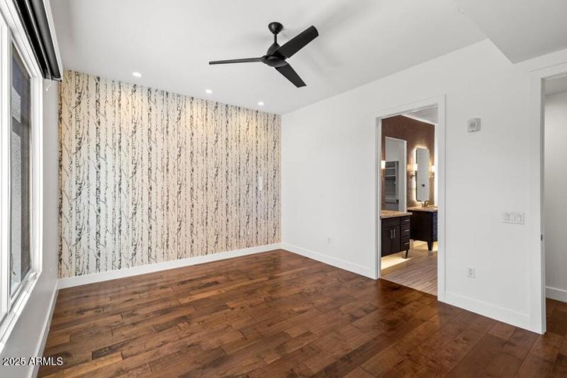 Enclave Unit 2008-24