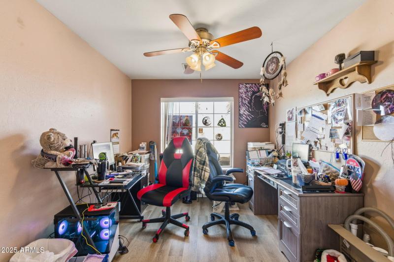 9-web-or-mls-8735 W Pineveta Dr-9