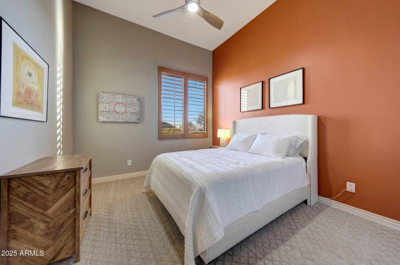 En-Suite Guest Bed and Bathroom 3