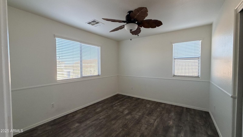 2025-12-07_15-36-26_040