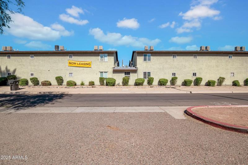 5-custom-2234 W Hazelwood St-5