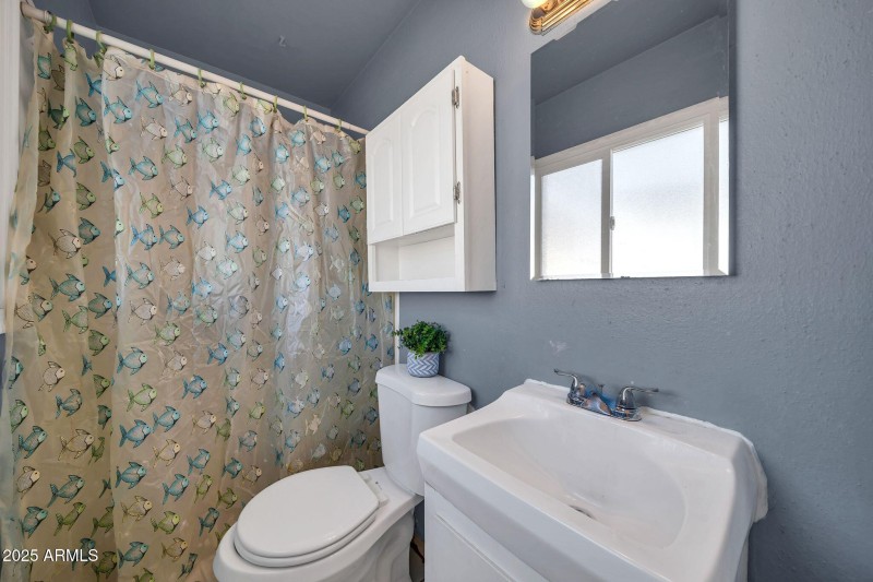 2142 W Paradise Dr-21